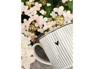 Bílý hrnek se srdíčkem a proužky Lovely Day - 12*8*7 cm / 275 ml