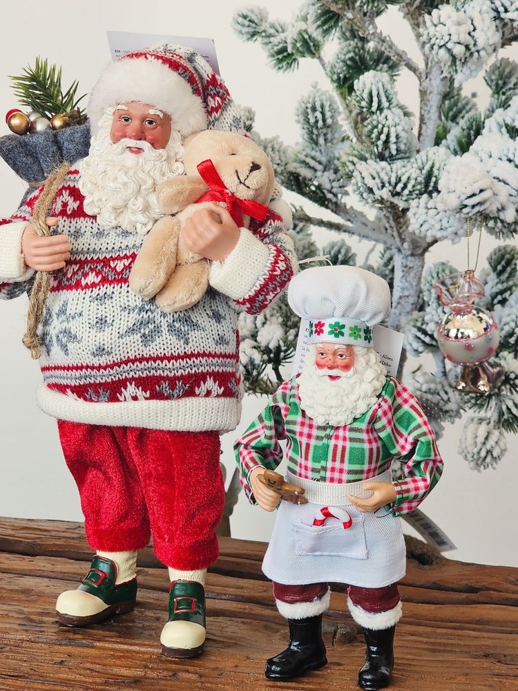 Závěsná vánoční dekorace Santa Claus držící perníček - 10*6*17 cm
