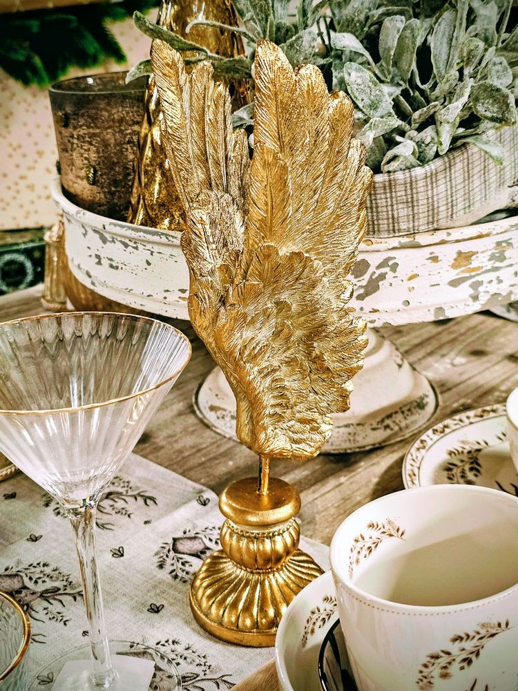 Zlatá antik andělská křídla na podstavci Angel Wings - 10*10*33 cm