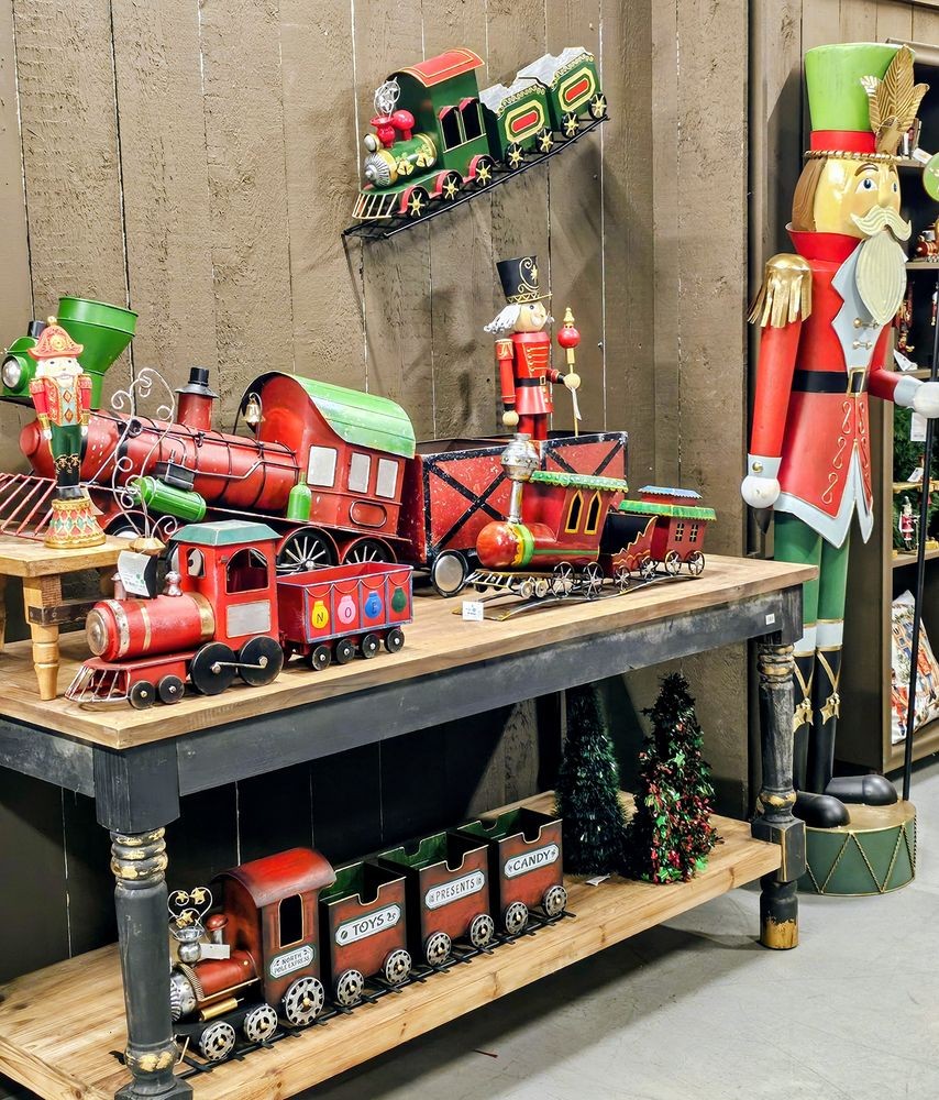 Červená kovová dekorace vláček Christmas Train - 168*30*47 cm