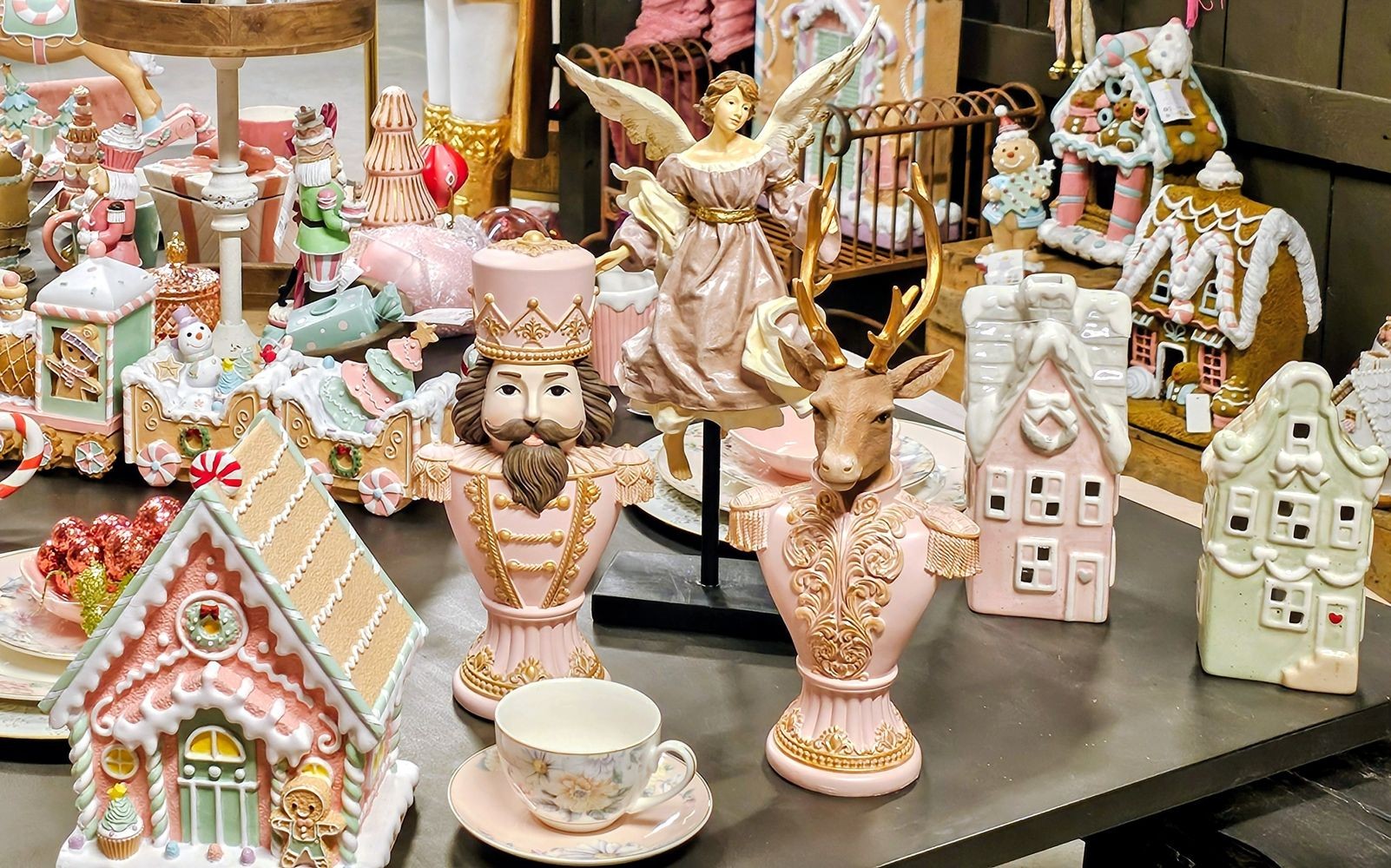 Růžová dekorace busta Louskáček Nutcracker - 16*10*30 cm