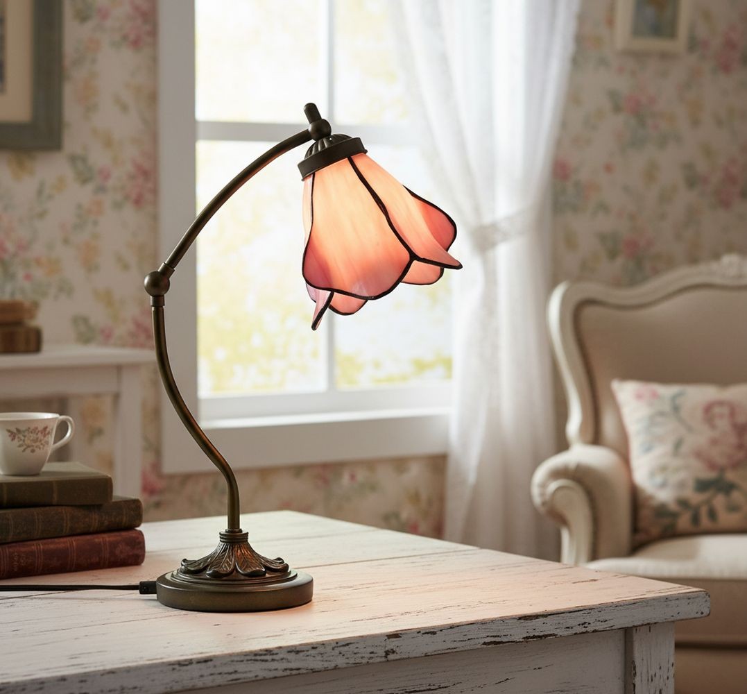 Stolní lampa Tiffany s růžovým stínidlem květ Bloom - 26*19*50 cm 