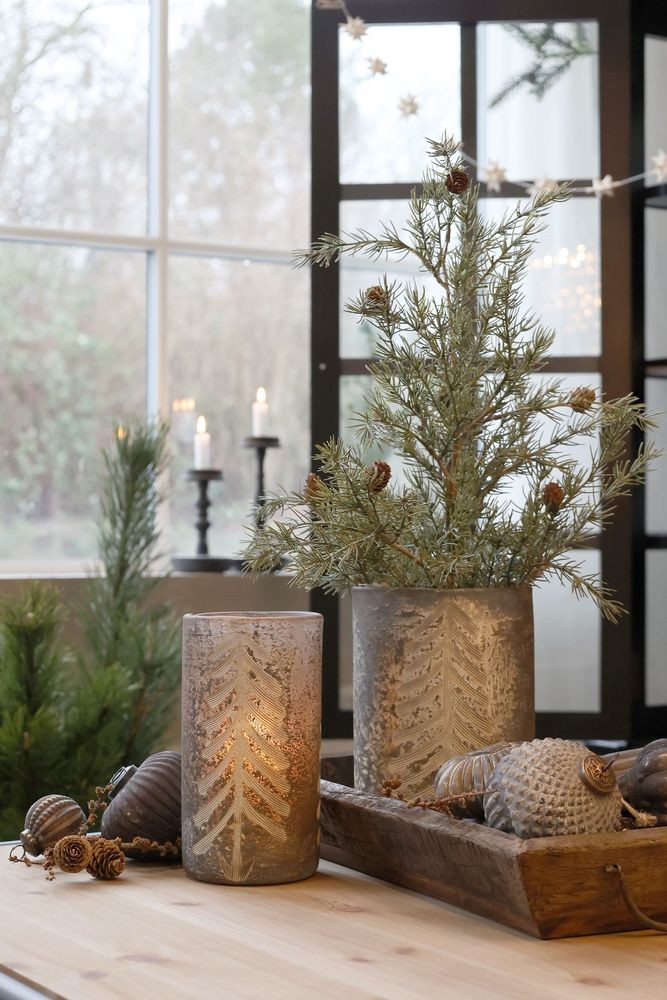 Zelený vánoční borovicový stromek v jutě a se šiškami Pine Tree - 60 cm