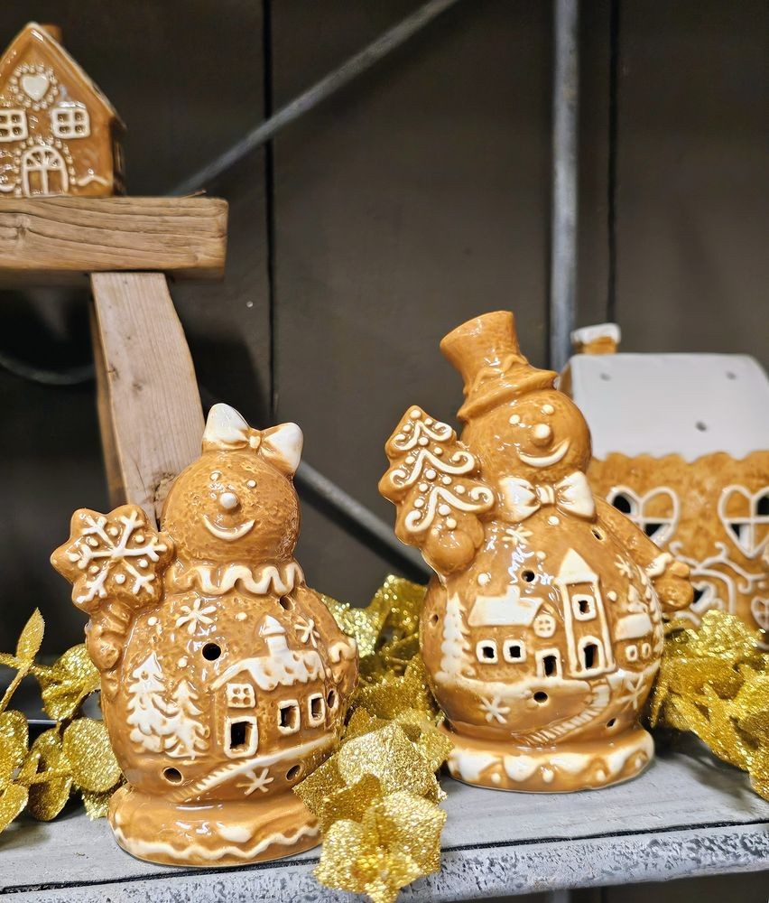 Perníková dekorace sněhulák Gingerbread Cott - 11*8*16 cm Clayre & Eef Perníková dekorace sněhulák Gingerbread Cott - 11*8*16 cm Clayre & Eef