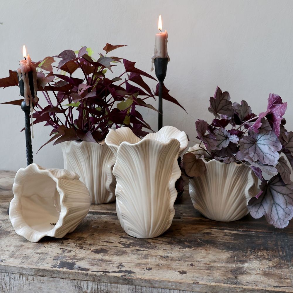 Béžový obal na květináč se vzorem listů Fayence - Ø 16*13 cm Chic Antique Béžový obal na květináč se vzorem listů Fayence - Ø 16*13 cm Chic Antique