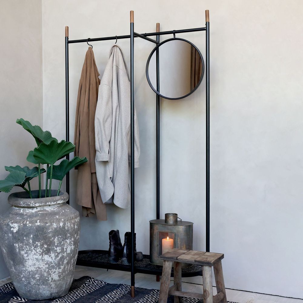 Černý kovový věšák na oblečení se zrcadlem Vence - 101*40*160 cm Chic Antique Černý kovový věšák na oblečení se zrcadlem Vence - 101*40*160 cm Chic Antique