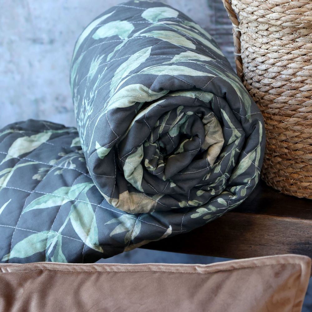 Tmavě zelený přehoz s listy Aix Vintage Quilt - 130*180 cm