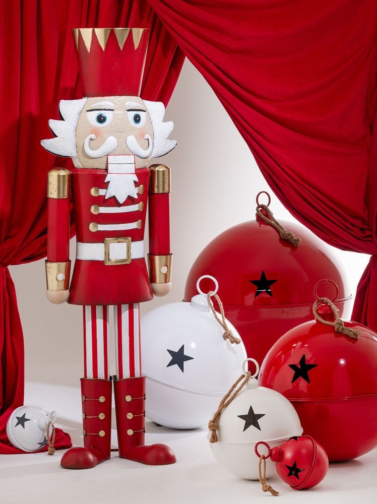 Bílo-červená kovová socha Louskáček - 48*35*148cm J-Line by Jolipa Bílo-červená kovová socha Louskáček - 48*35*148cm J-Line by Jolipa