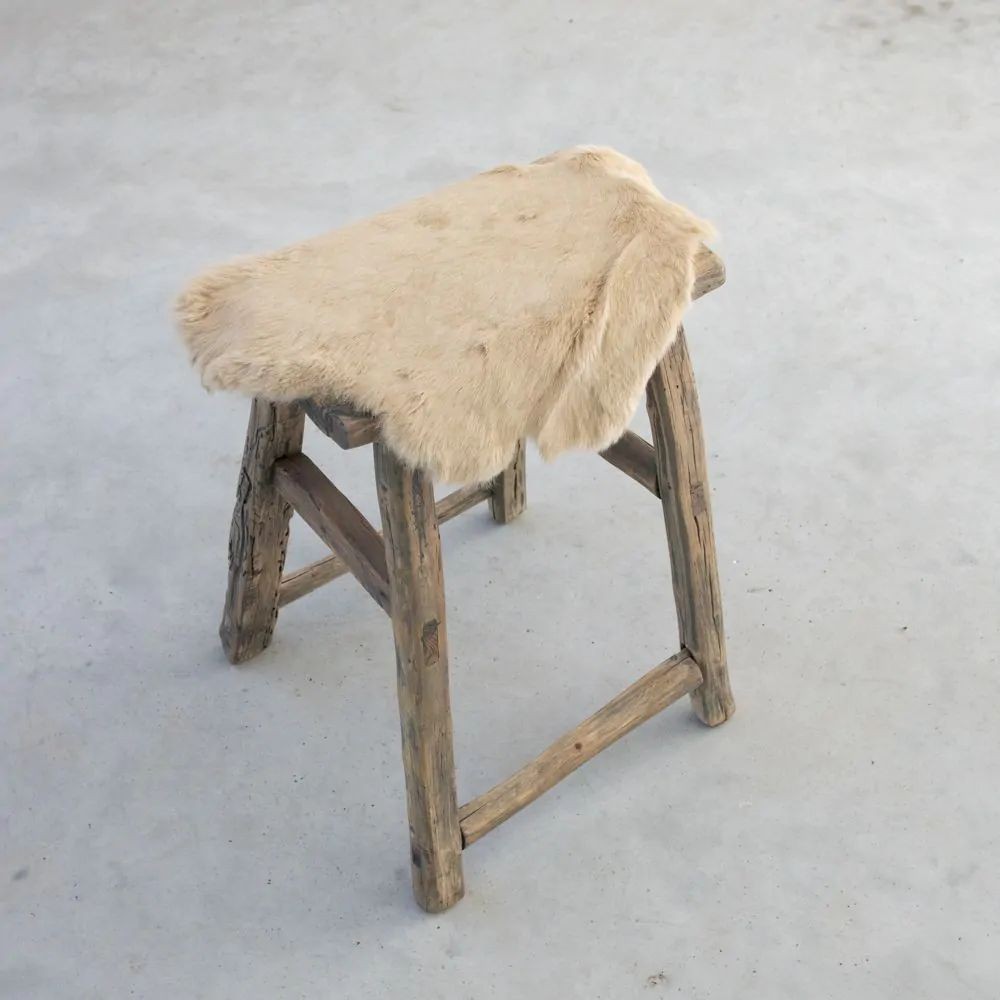 Béžová králičí kůže Rabb - 30*2*40cm Mars & More Béžová králičí kůže Rabb - 30*2*40cm Mars & More