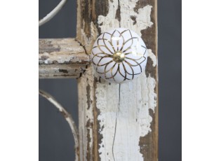 Bílá antik porcelánová úchytka s mosaznou květinou Cruz - Ø 4*6,5 cm