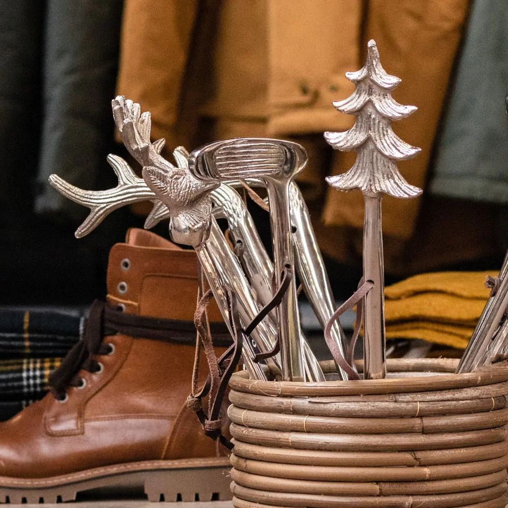 Stříbrná kovová lžíce na obouvání stromek Tree - 51cm Mars & More Stříbrná kovová lžíce na obouvání stromek Tree - 51cm Mars & More