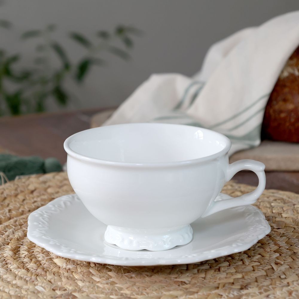 Porcelánový šálek s podšálkem na čaj Provence lace - 12cm / 350ml Chic Antique Porcelánový šálek s podšálkem na čaj Provence lace - 12cm / 350ml Chic Antique