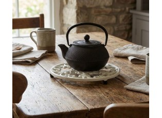 Krémová antik litinová podložka pod nádobí Lilie - Ø 18*2 cm