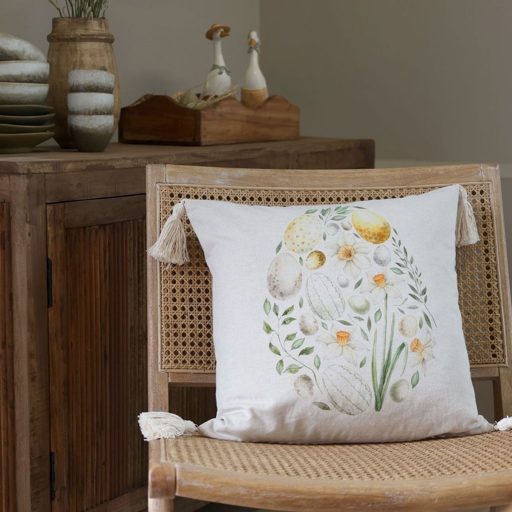 Béžový bavlněný povlak na polštář s vajíčky a střapci Aix - 50*50 cm Chic Antique Béžový bavlněný povlak na polštář s vajíčky a střapci Aix - 50*50 cm Chic Antique