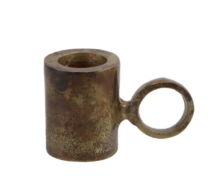 Zlatý antik kovový svícen na úzkou svíčku Debra - 7*4*5 cm daan kromhout