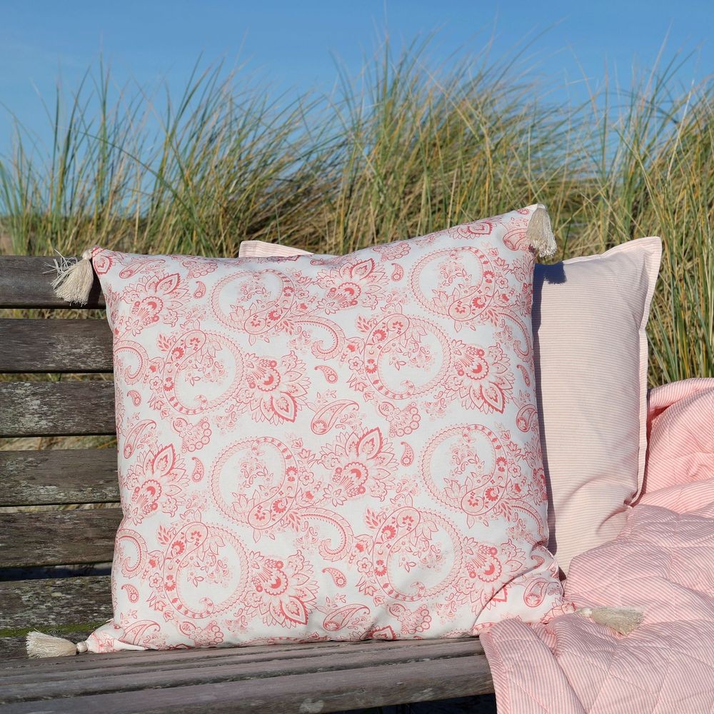 Bílo-růžový povlak na polštář s květy Aix Paisley Flowers - 50*50 cm Chic Antique Bílo-růžový povlak na polštář s květy Aix Paisley Flowers - 50*50 cm Chic Antique