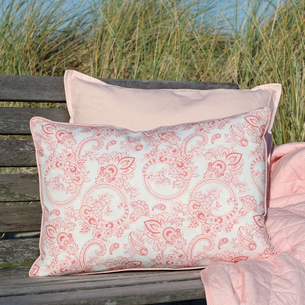 Bílo-růžový povlak na polštář s květy Aix Paisley Flowers - 35*50 cm