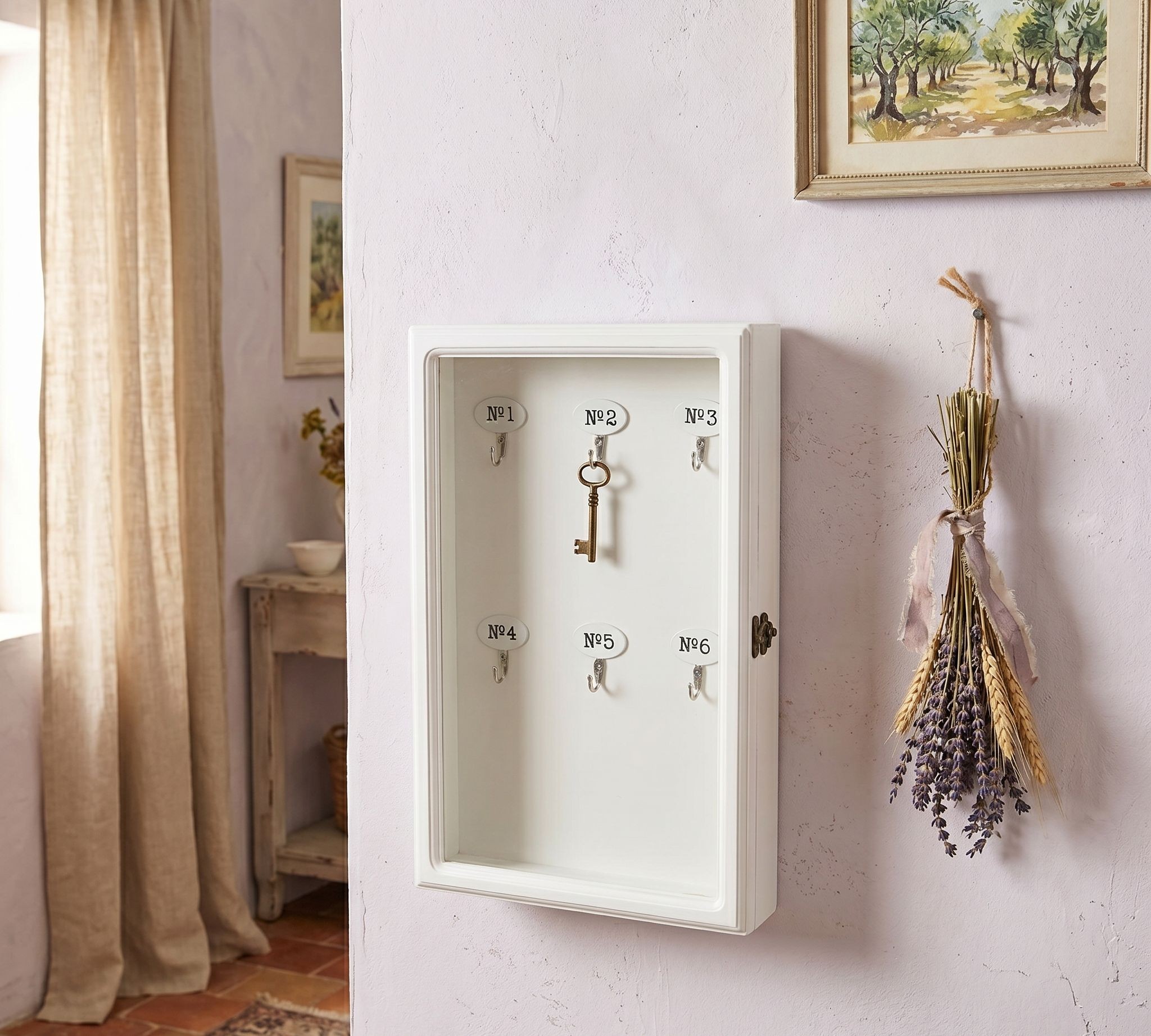 Bílá dřevěná skříňka na klíče - 24*7*38 cm