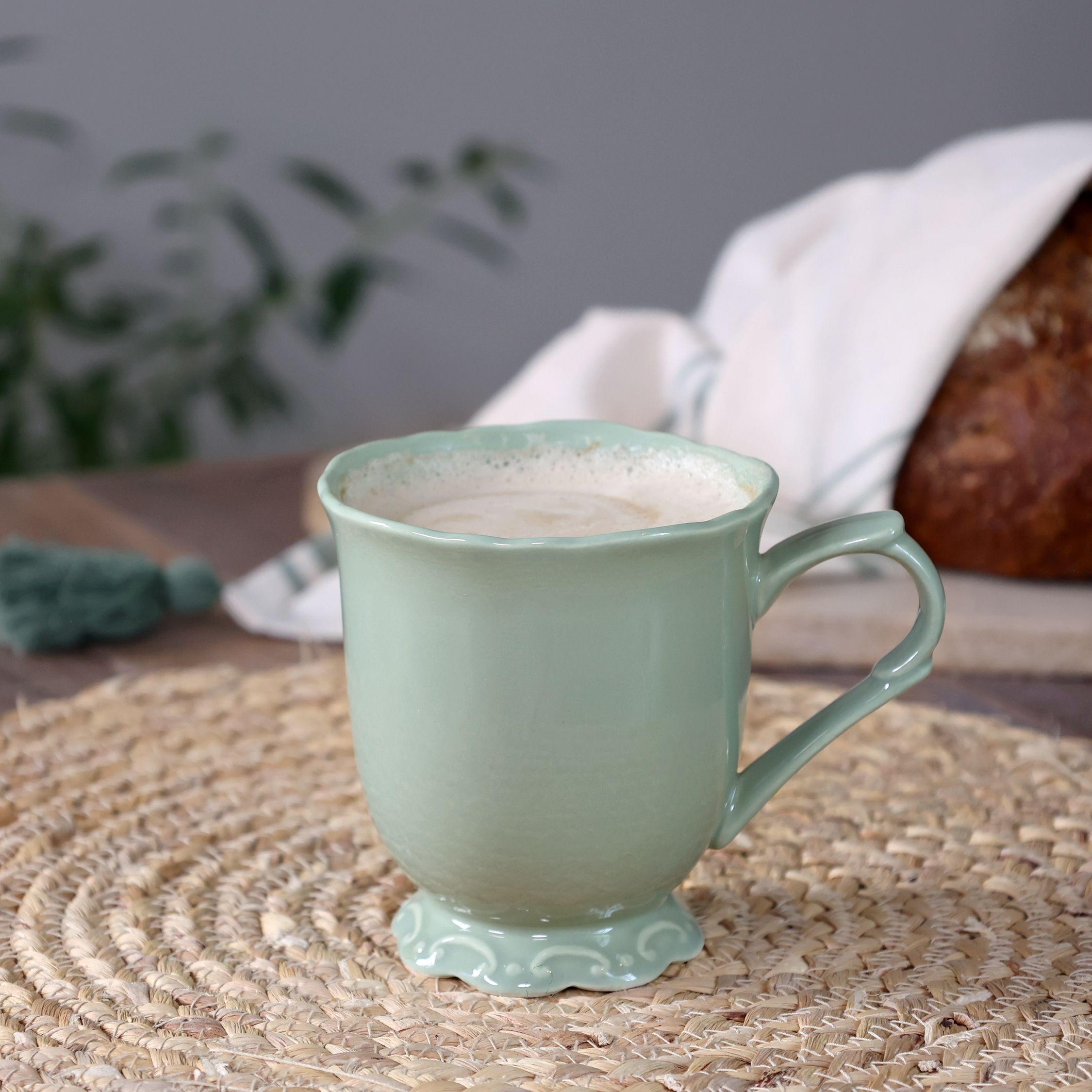 Zelený porcelánový hrnek s krajkou Provence lace verte - 10 cm / 300 ml