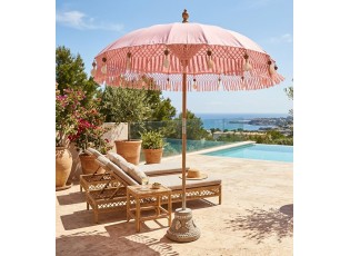 Růžový slunečník s dřevěnou tyčí a třásněmi Bobbi Pink - ∅ 200*260 cm