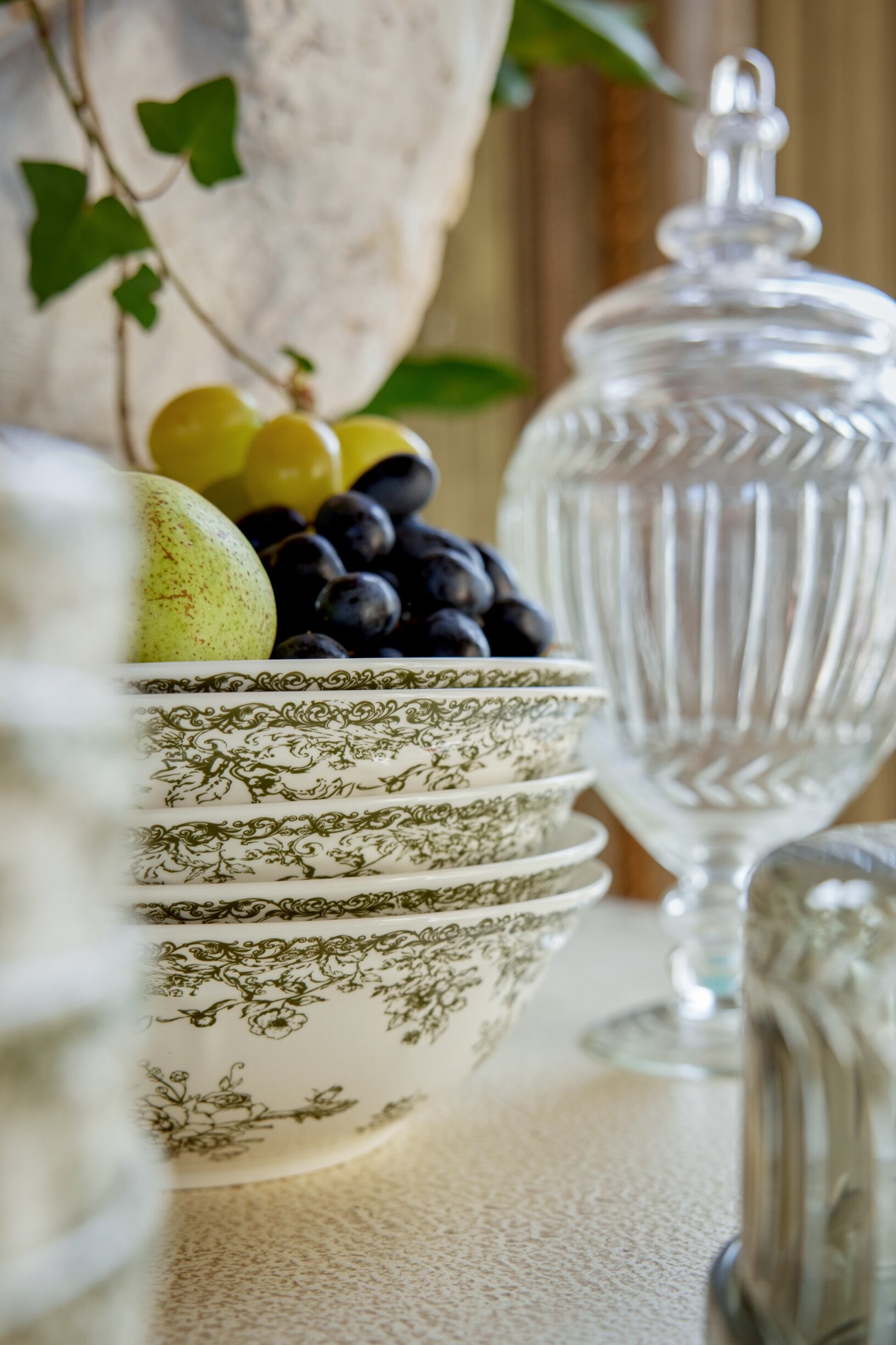 Bílá porcelánová servírovací mísa Vintage Blossom - 22*22*10 cm
