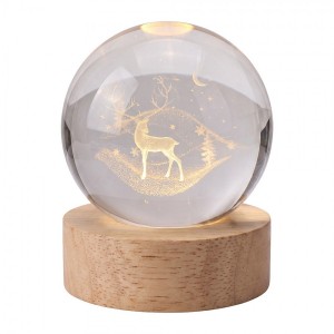 LED stolní lampička Jelen na dřevěném podstavci - Ø 6 cm / USB