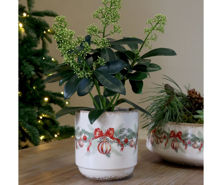 Béžový keramický květináč s vánočními ozdobami Christmas Bow & Bauble – Ø 13*13,5 cm Chic Antique