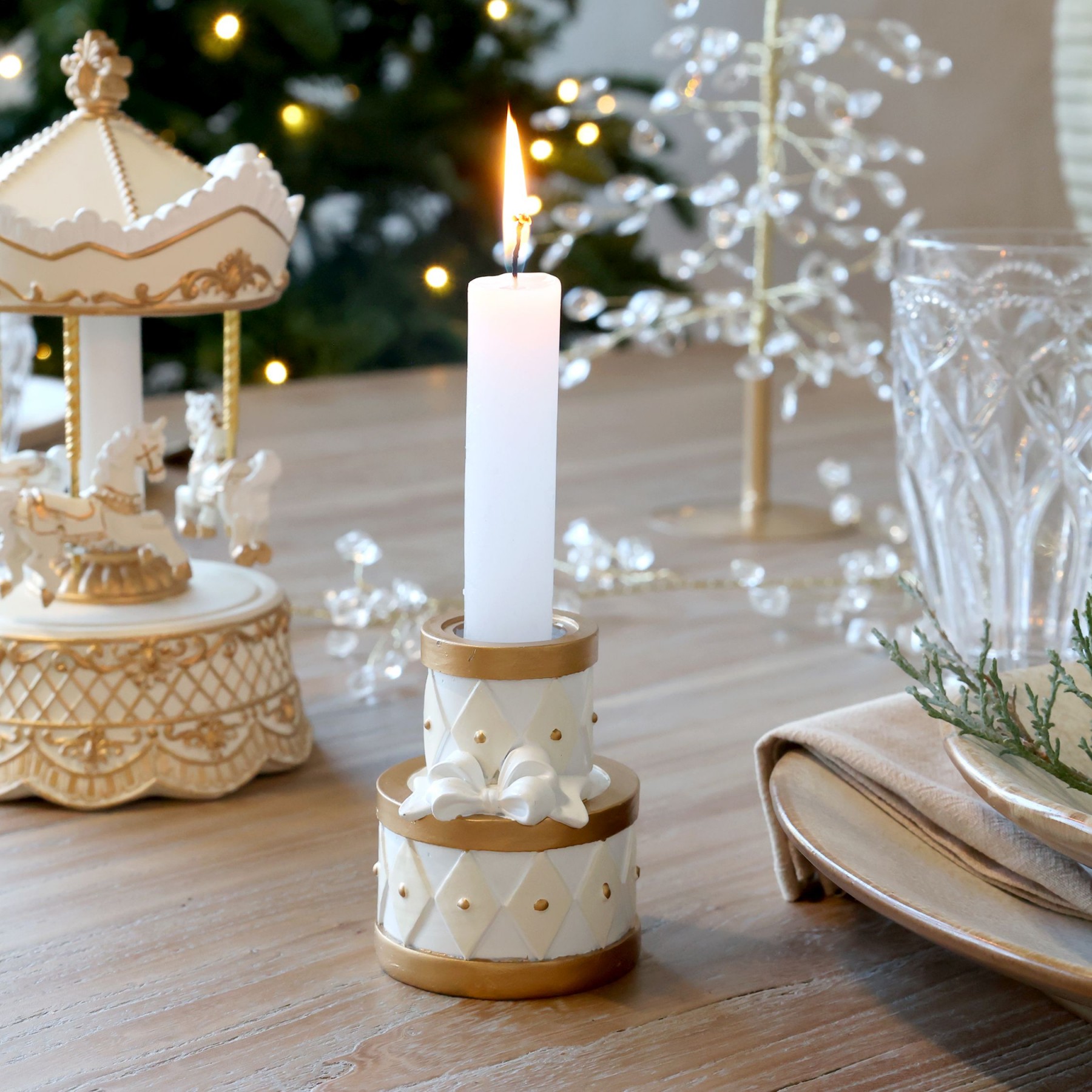Svícen Noël s mašlí z polyresinu v antik krémové barvě – Ø 5,5*7,5 cm