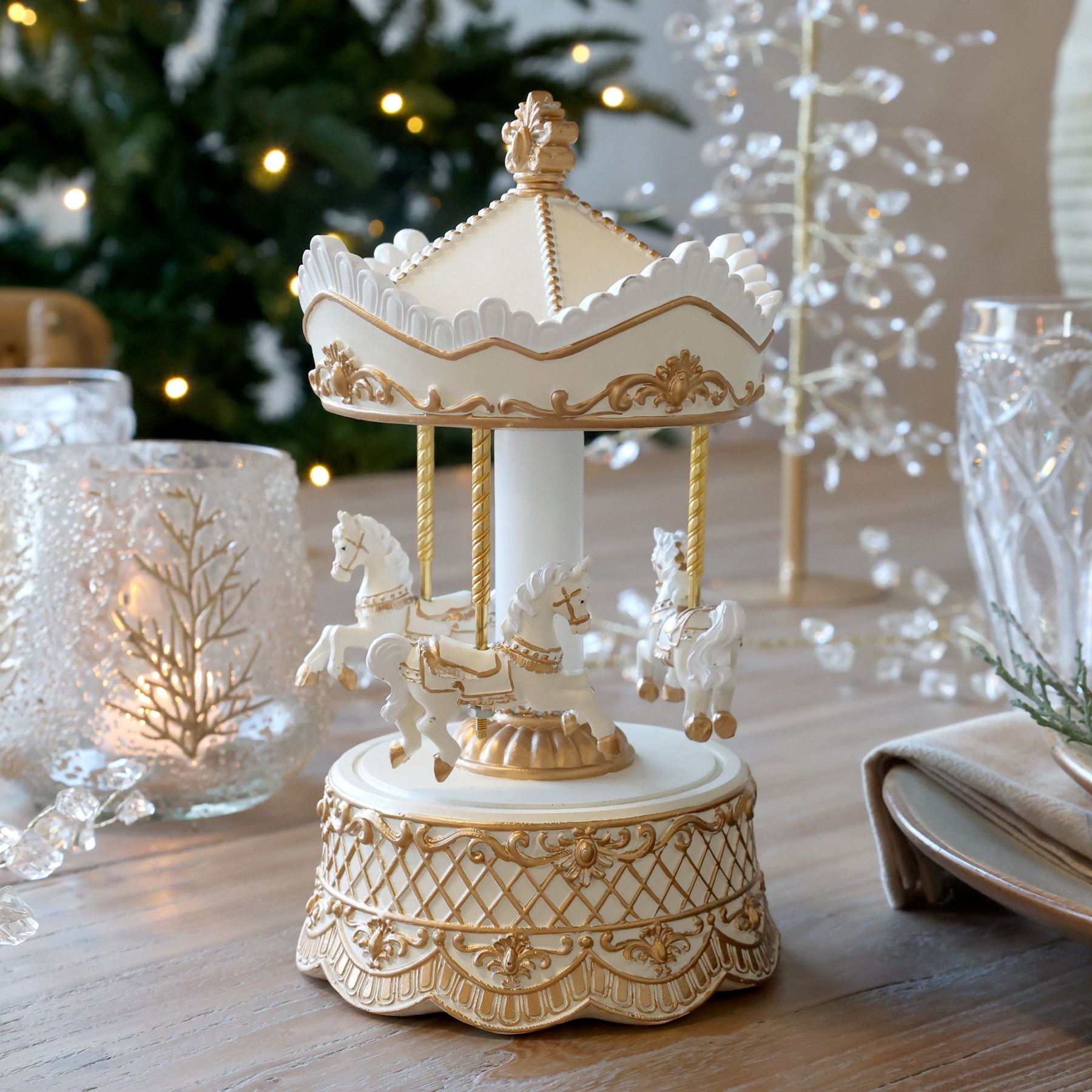 Krémová antik hudební skříňka Noël kolotoč s koníky – Ø 13*23 cm