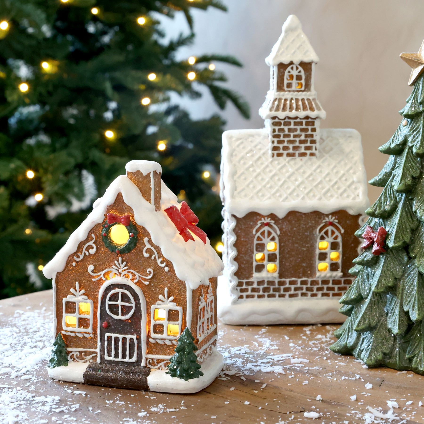 Perníkový domeček s LED světýlky Noël Gingerbread – 10*7*13 cm / 2xAA