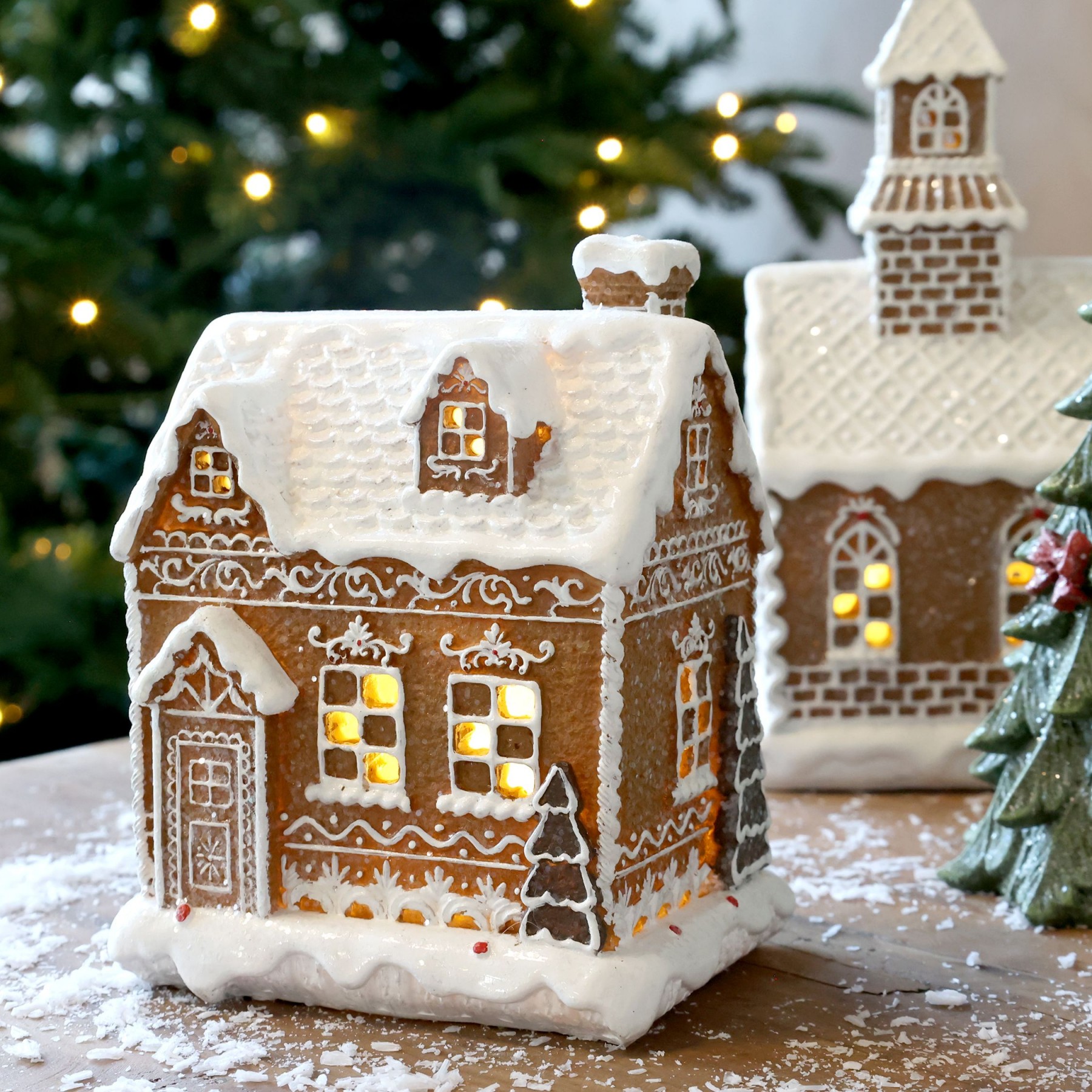Perníková chaloupka s LED světýlky Noël Gingerbread – 13*11*17 cm / 3xAA