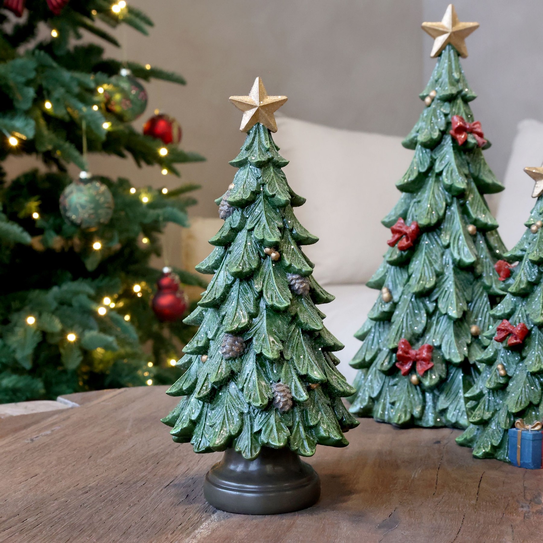 Zelený vánoční stromek se šiškami Noël Tree z polyresinu – Ø 11*24 cm