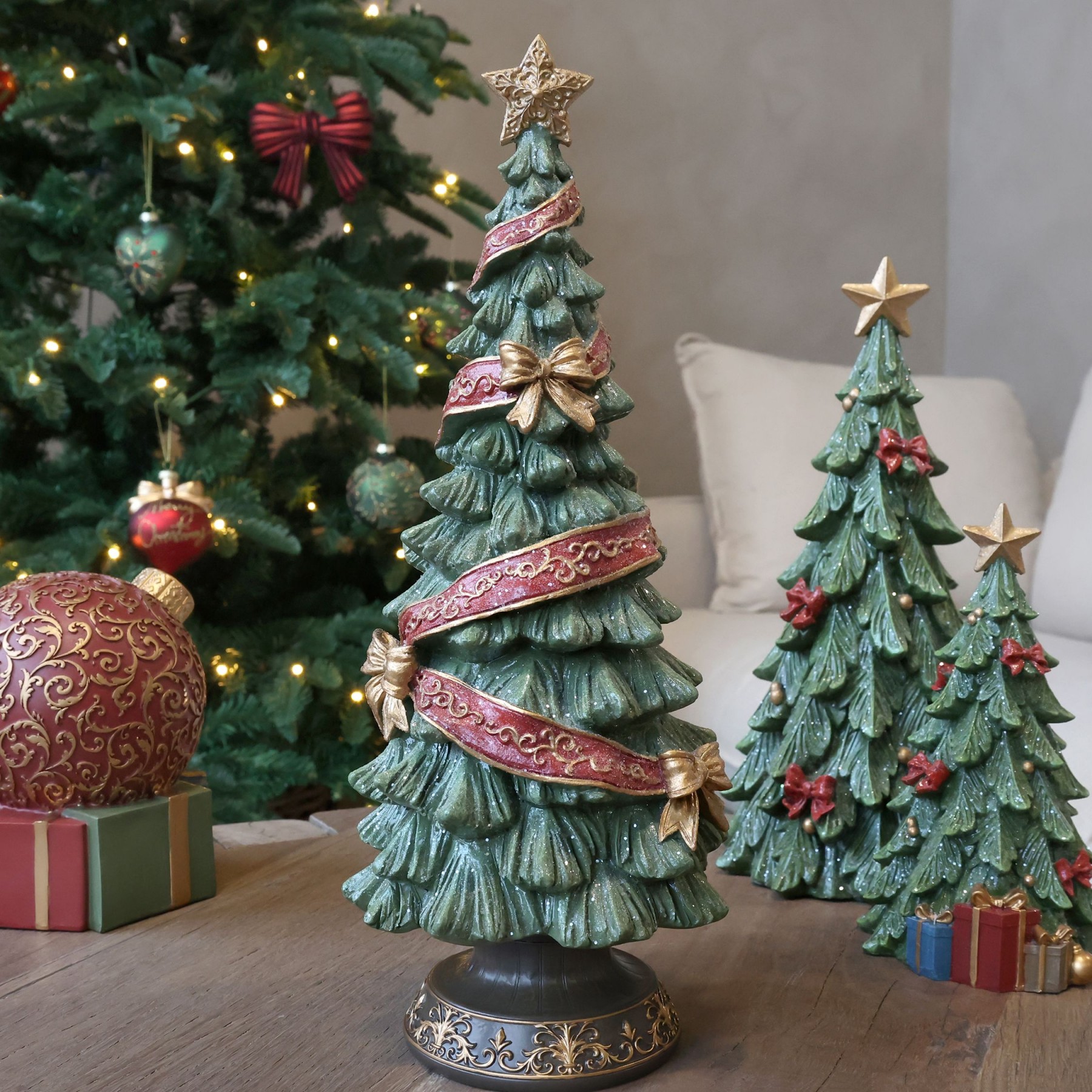 Zelený vánoční stromek se stuhou a mašlemi Noël Tree z polyresinu – Ø 15*40 cm