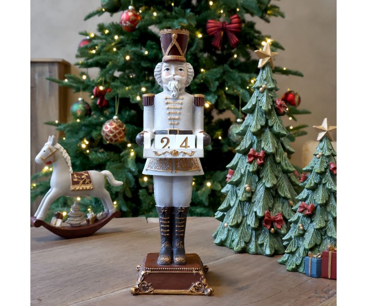 Dekorace figurka Louskáček Cherry Noël s kalendářem – 10*10*31,5 cm Chic Antique