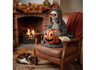 Halloween dekorace svítící kostlivec v černém plášti s dýní - 38*33*54 cm