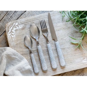 Sada 4ks příborů Linas French grey s ornamentálním motivem – 22 cm