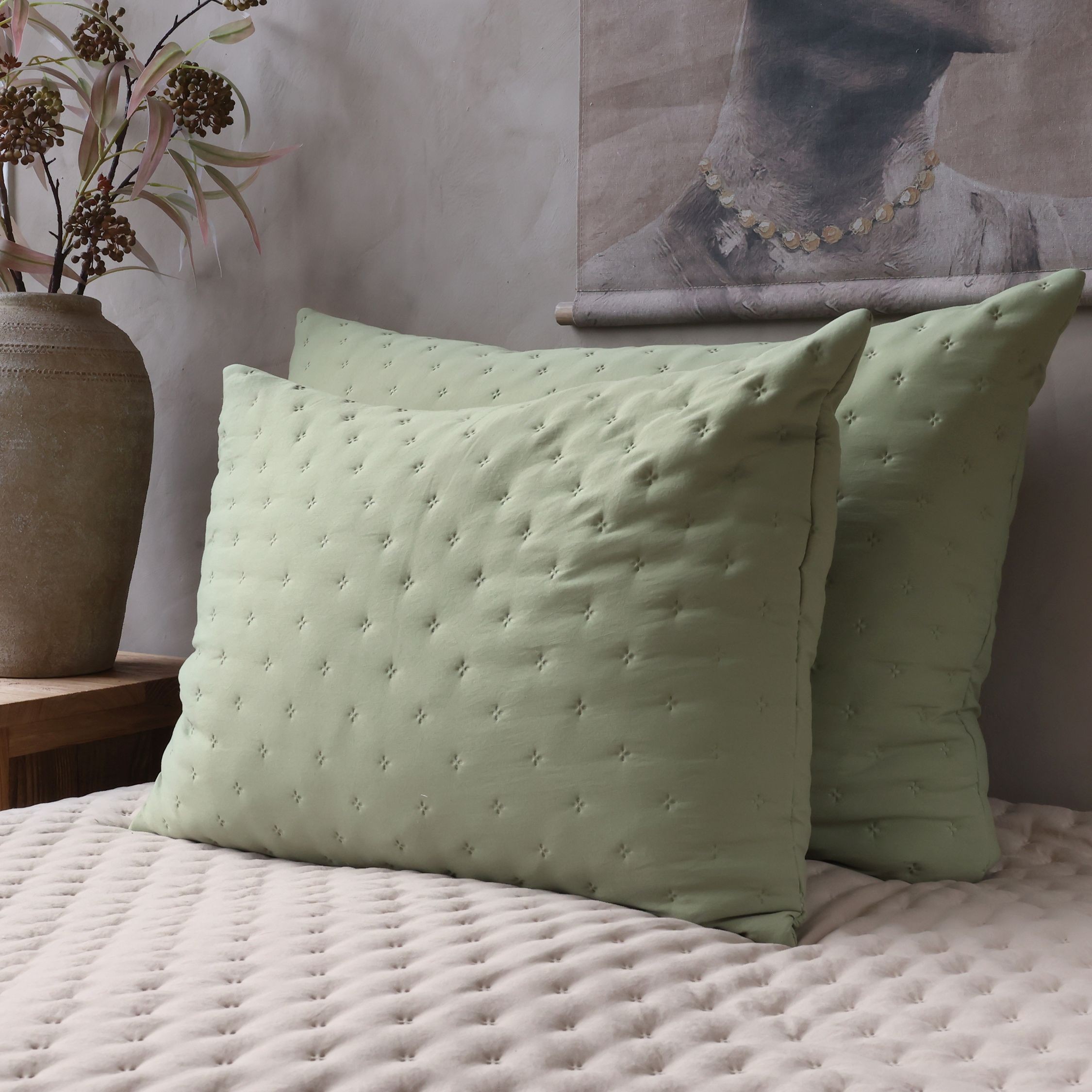 Měkký zelený povlak na polštář Aix Soft – 70*50 cm Chic Antique Měkký zelený povlak na polštář Aix Soft – 70*50 cm Chic Antique