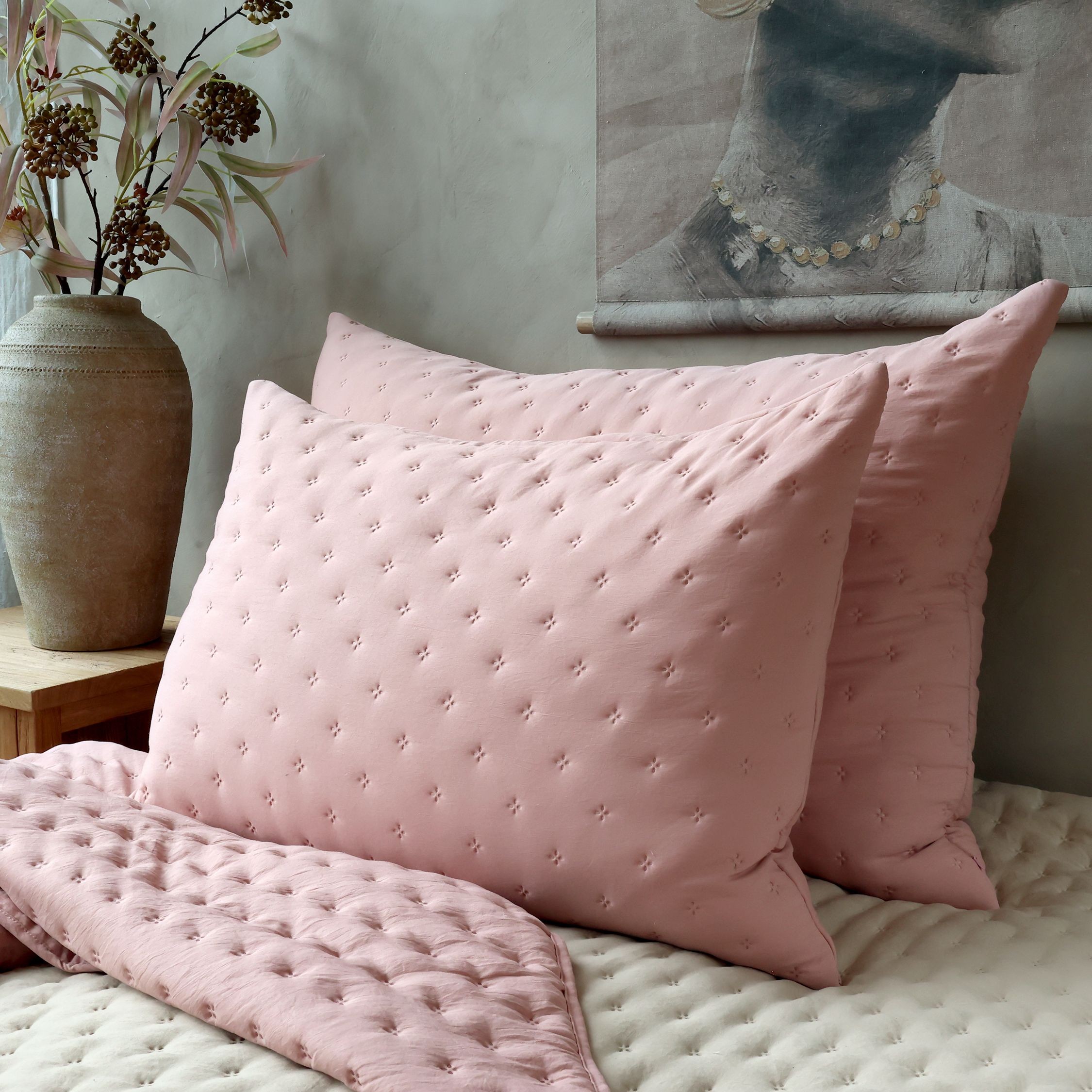 Měkký růžový povlak na polštář Aix Soft – 70*50 cm Chic Antique Měkký růžový povlak na polštář Aix Soft – 70*50 cm Chic Antique