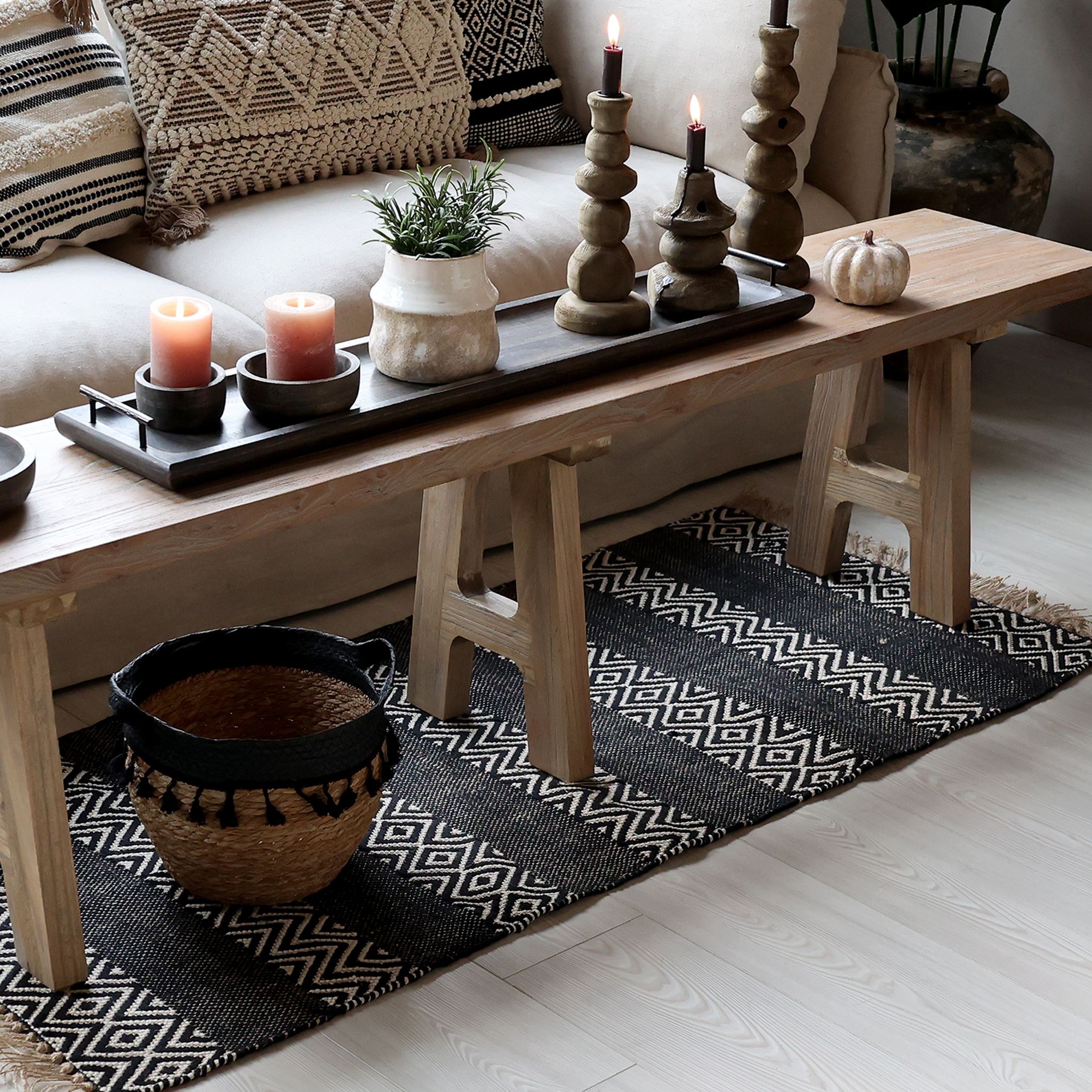 Běhoun koberec s černobílým vzorem z bavlny a juty – 150*70 cm Chic Antique Běhoun koberec s černobílým vzorem z bavlny a juty – 150*70 cm Chic Antique