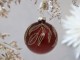 Vínová skleněná vánoční ozdoba s listy Bauble – Ø 8 cm Chic Antique