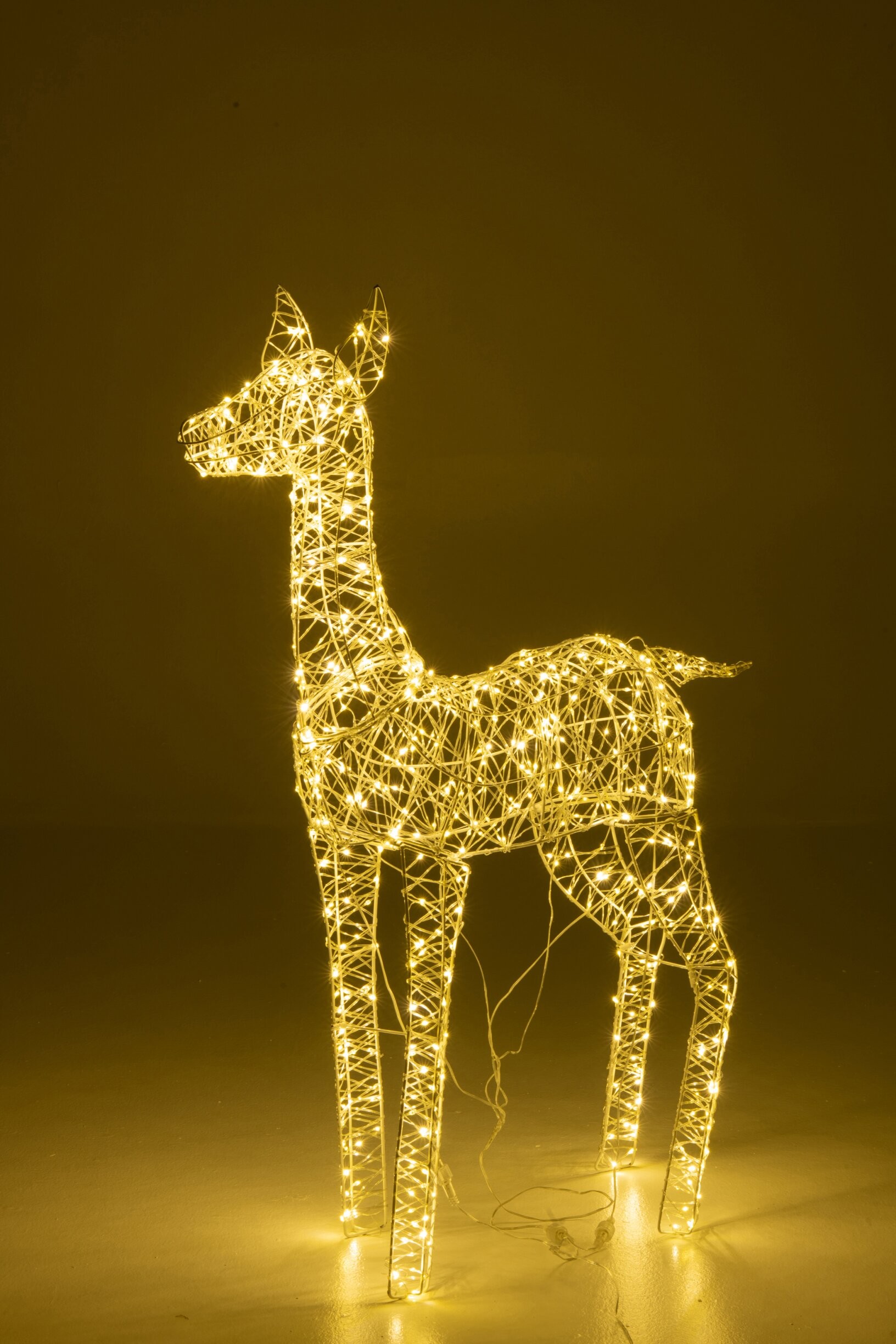Bílá kovová svítící LED dekorace sob Reindeer LED – 85*22*110 cm J-Line by Jolipa Bílá kovová svítící LED dekorace sob Reindeer LED – 85*22*110 cm J-Line by Jolipa