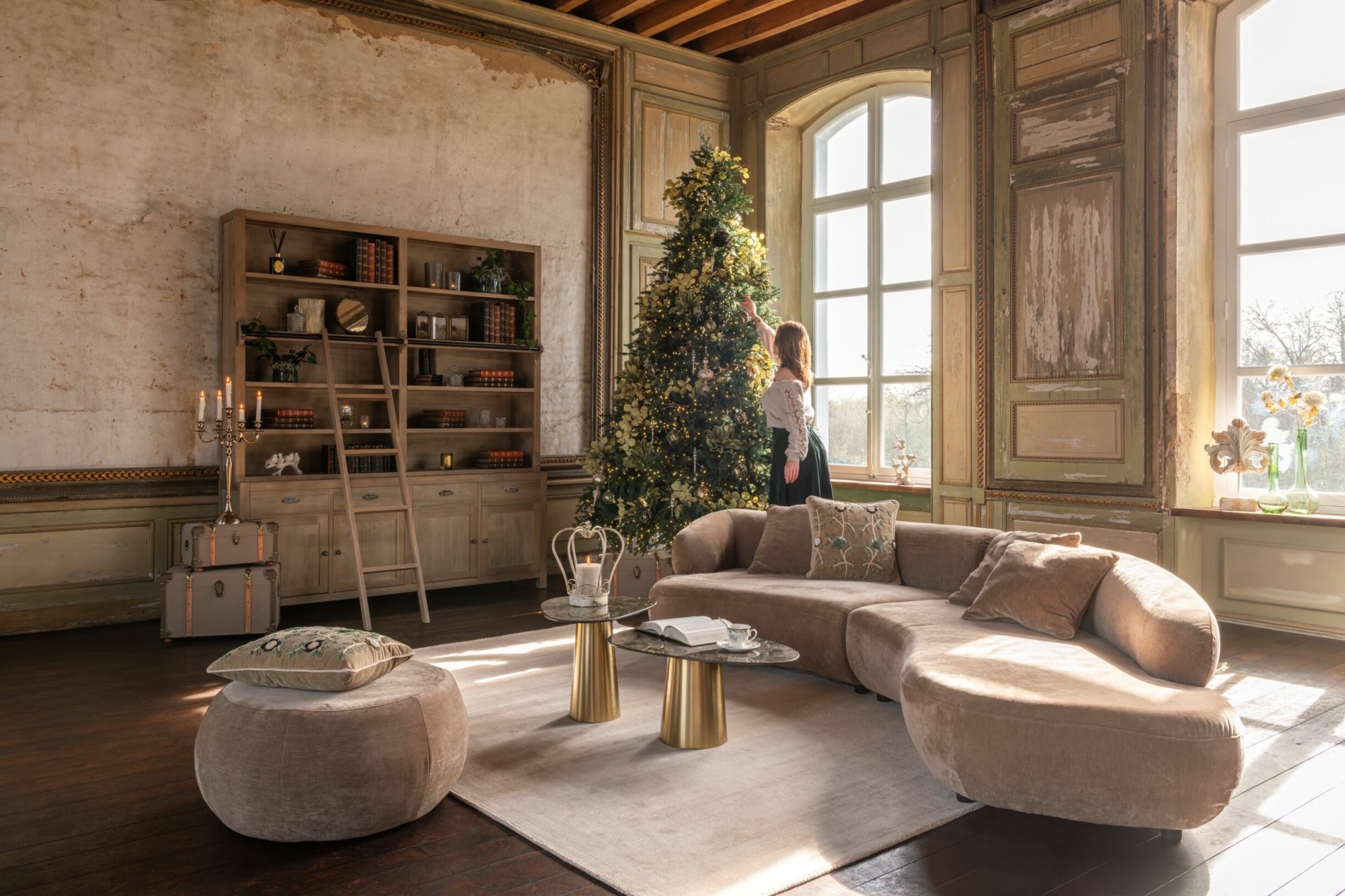 Velká dřevěná knihovna Blois z přírodní borovice La Vie De Château – 200*37,5*233 cm J-Line by Jolipa Velká dřevěná knihovna Blois z přírodní borovice La Vie De Château – 200*37,5*233 cm J-Line by Jolipa