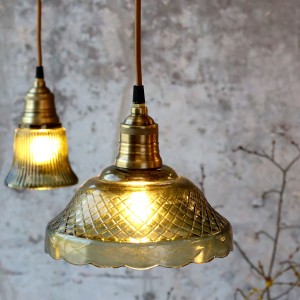 Elegantní skleněný lustr se zeleným stínidlem Olive Brass – Ø 21*18 cm