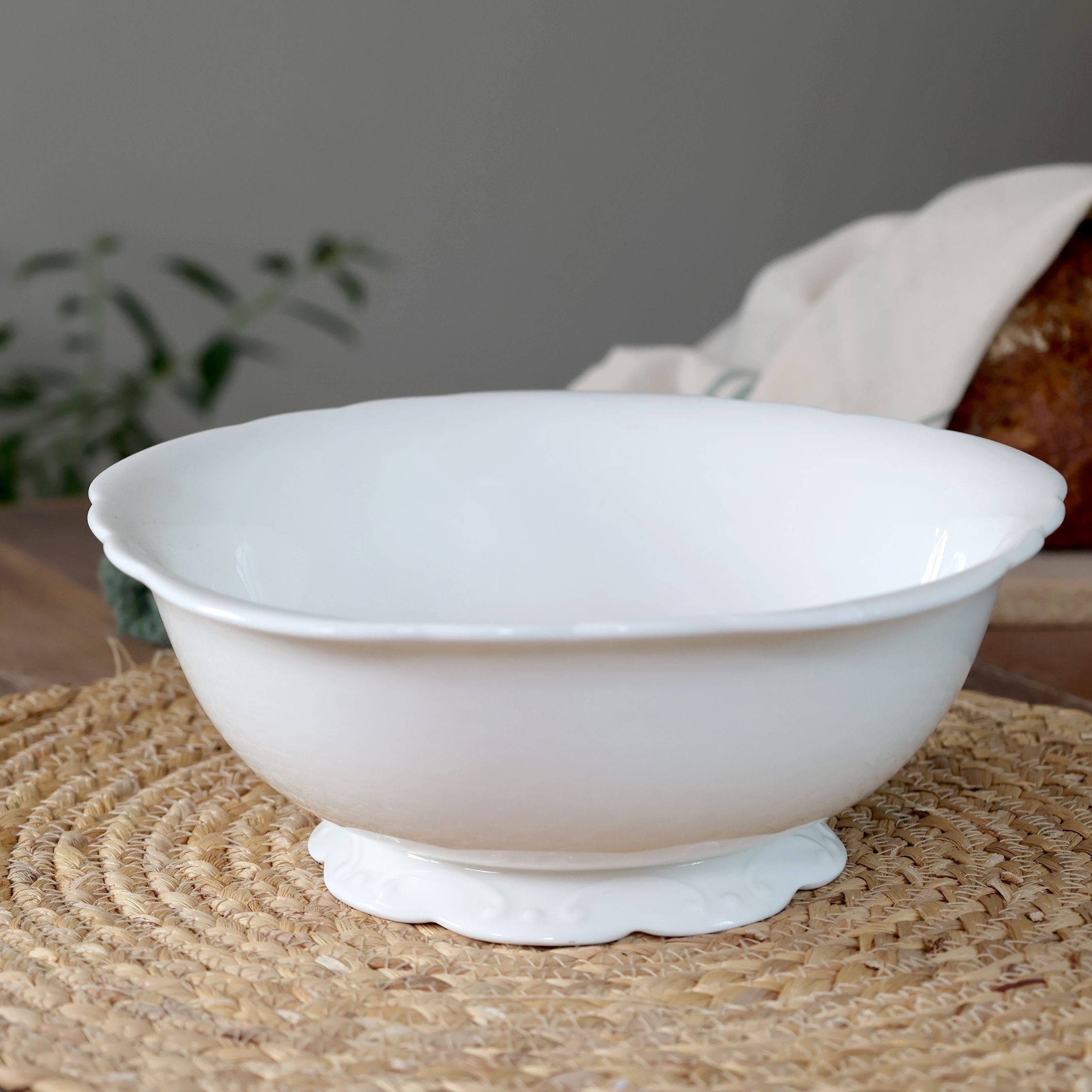 Porcelánová mísa s krajkou Provence lace – Ø 25 cm / 1,5L Chic Antique Porcelánová mísa s krajkou Provence lace – Ø 25 cm / 1,5L Chic Antique