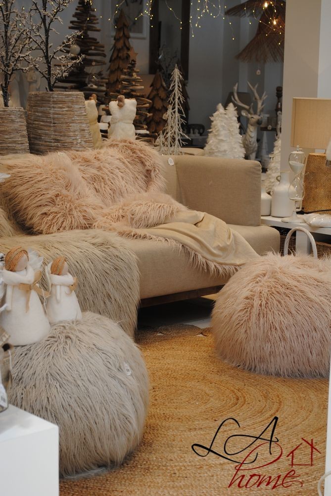 Růžový chlupatý pouf Yetty - Ø 55*55 cm