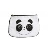 Toaletní taštička Panda - 20*15cm Materiál: polyesterBarva:bílá, černá Toaletní taštička v bílé barvě s hlavou Pandy bude krásný doplněk dětského pokoje.