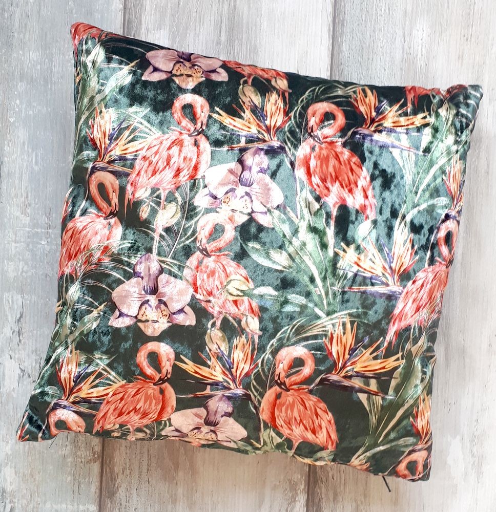 Zelený sametový polštář s plameňáky - 35*35cm
