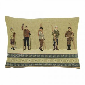 Gobelínový polštář s lyžaři a dobovými lyžemi - 45*15*31cm