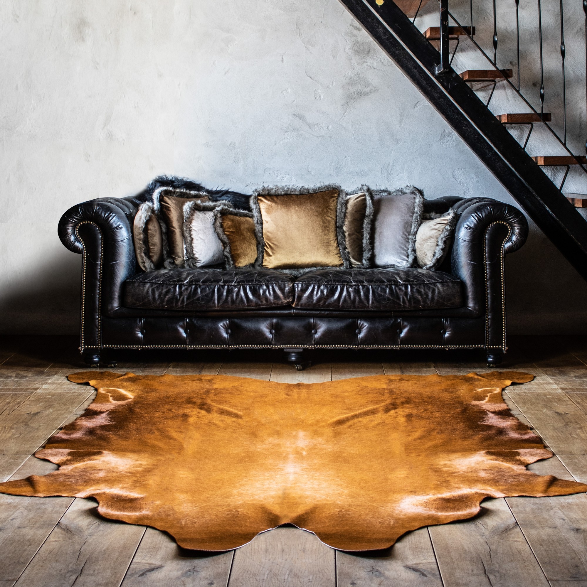 Taupe sametový polštář lemovaný kožešinou Copp - 45*45*10cm