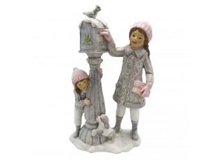 Zimní dekorace dívky u poštovní schránky - 13*7*22 cm
